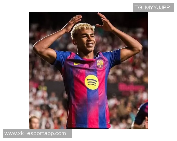 巴萨重返诺坎普纪念海报揭幕亚马尔弗里克库巴西齐聚一堂