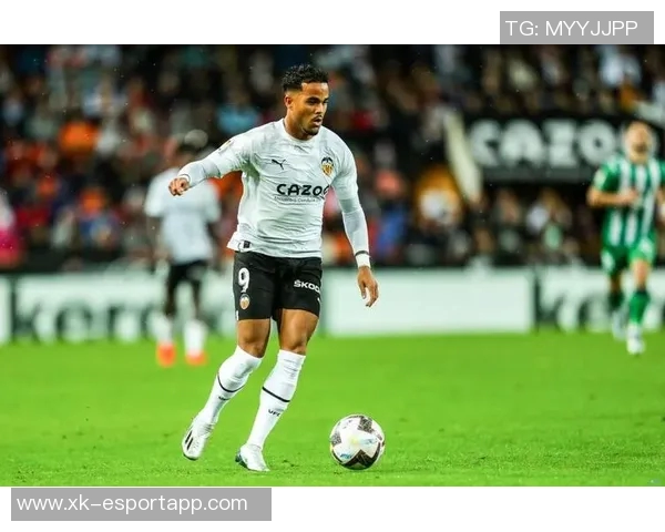 小克鲁伊维特热爱罗马足球期盼球队夺得意甲冠军荣耀