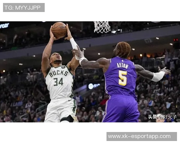 字母哥助蒂耶罗获得比赛用球詹姆斯为其点赞裁判为何纠结不已 字母哥助蒂耶罗获得比赛用球詹姆斯为其点赞裁判为何纠结不已