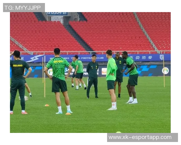 国安迅速调整训练计划总经理李明亲临现场指导球队训练