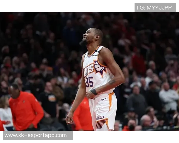 25到26赛季快船成历史最老球队勇士潜在首发创下平均年龄新纪录